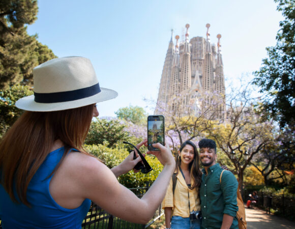 Top Domestic Flights to Explore Americas Most Beautiful Cities and Attractions